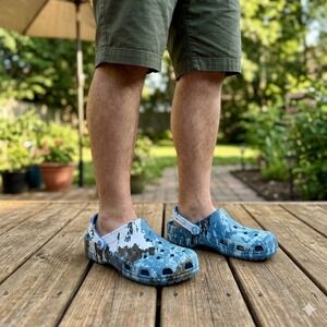 CROCS Veil Poseidon Classic Clog Blue Camo 209893-90H Men's 11 **NEW**